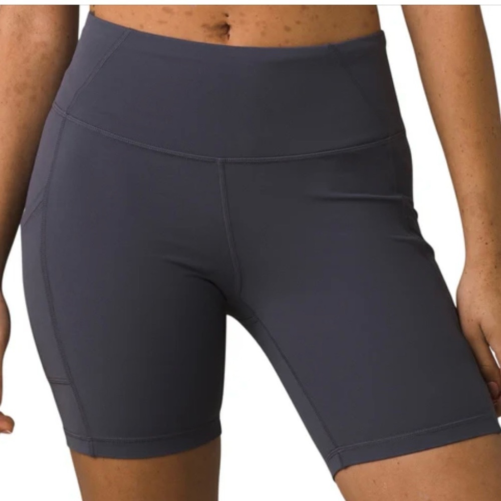 Prana Electa Shorts in Coal Grey Sz L - two side pockets & waistband key pocket